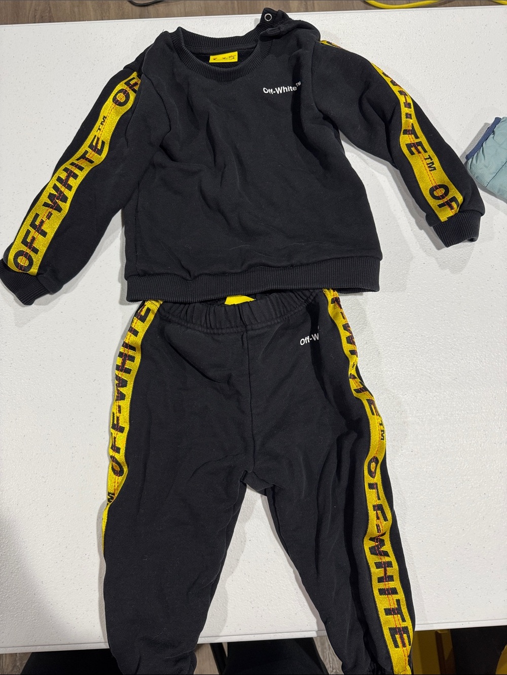Off-White Kids set